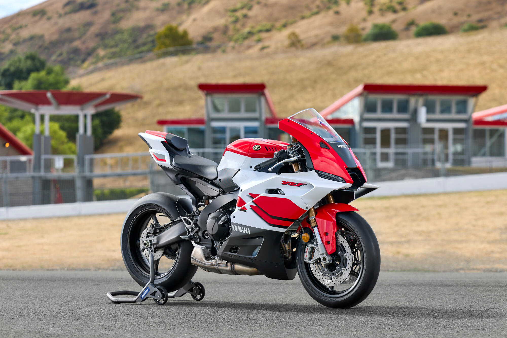 Yamaha Zlín R9